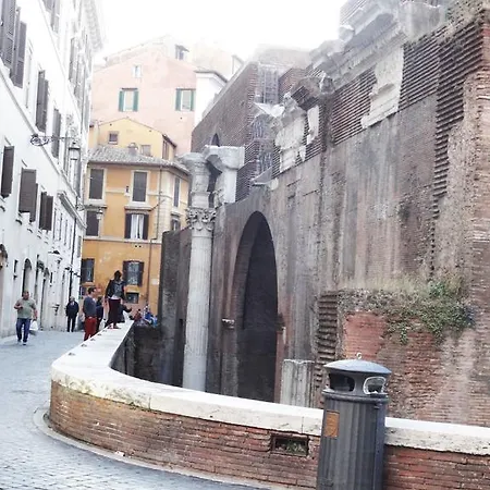 Bye Bye Pantheon Nocleg ze śniadaniem 2*